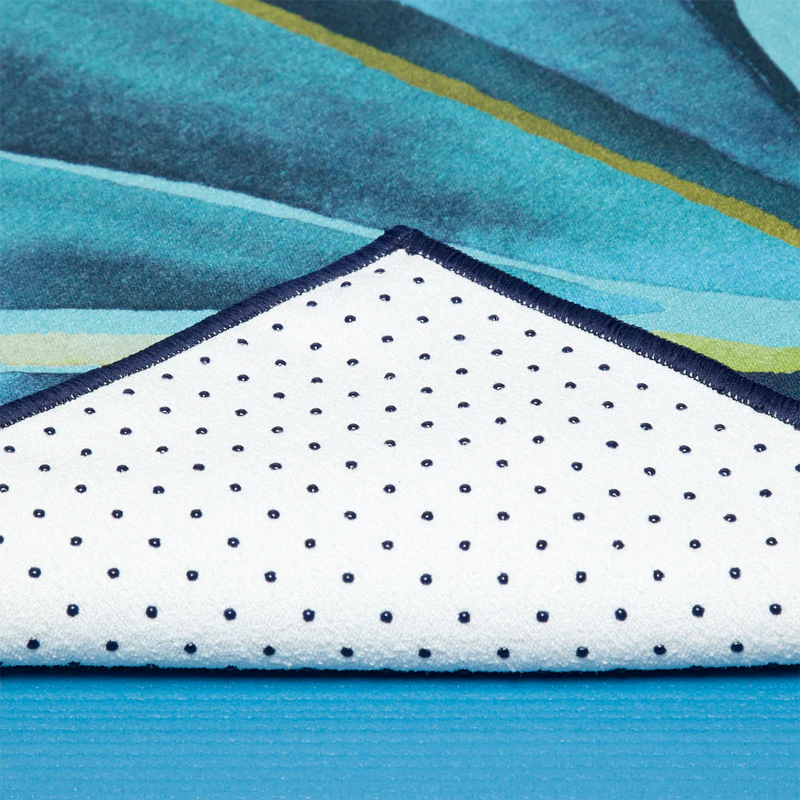 Yogitoes 71" Yoga Towel, Manduka Yogitoes Yoga Towel in Emerald Enlightenment corner