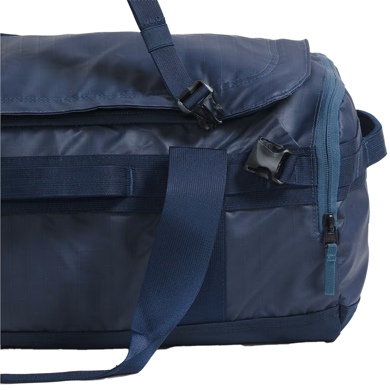 Base Camp Voyager Duffel 42L, The North Face Base Camp Voyager Duffel 42L in 926 Shady Blue Summit
Navy end with buckle