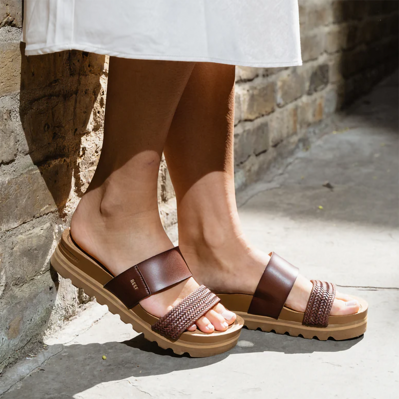 Women's Cushion Vista Hi, Reef Women's Cushion Vista Hi in Chocolate Braid on model