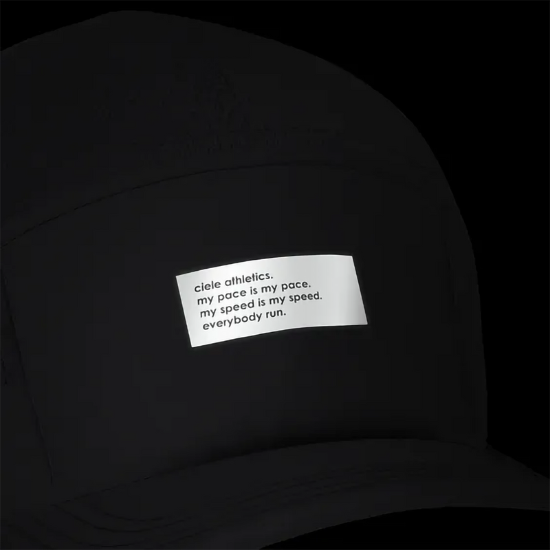 ALZ Cap SC - Pace Label, Ciele Athletics ALZ Cap SC - Pace Label in Whitaker front graphic