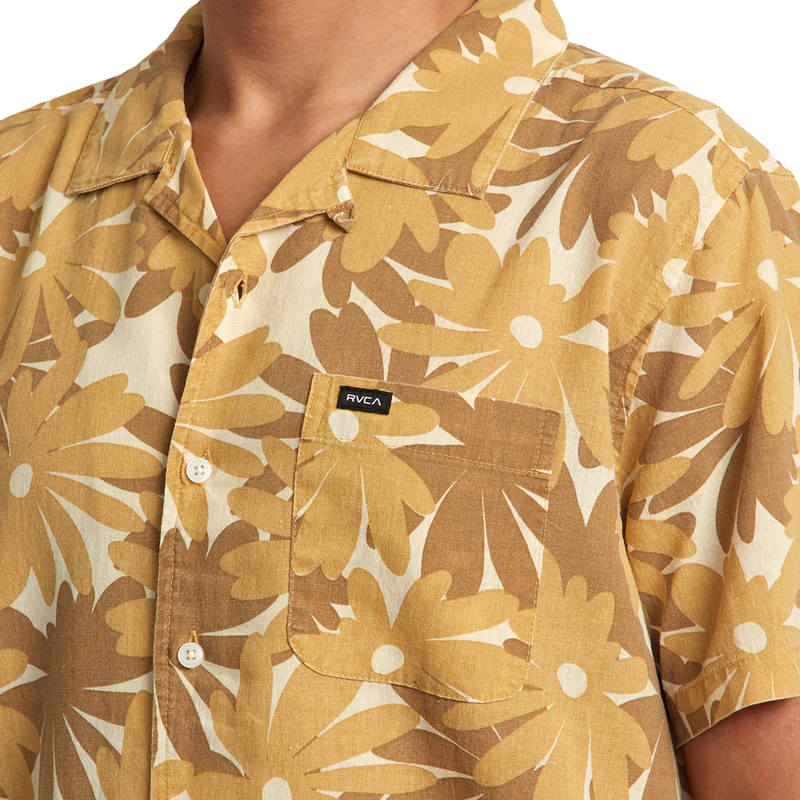 Men's Pop Floral Short Sleeve Shirt, RVCA Men's Pop Floral Short Sleeve Shirt button and pocket detail