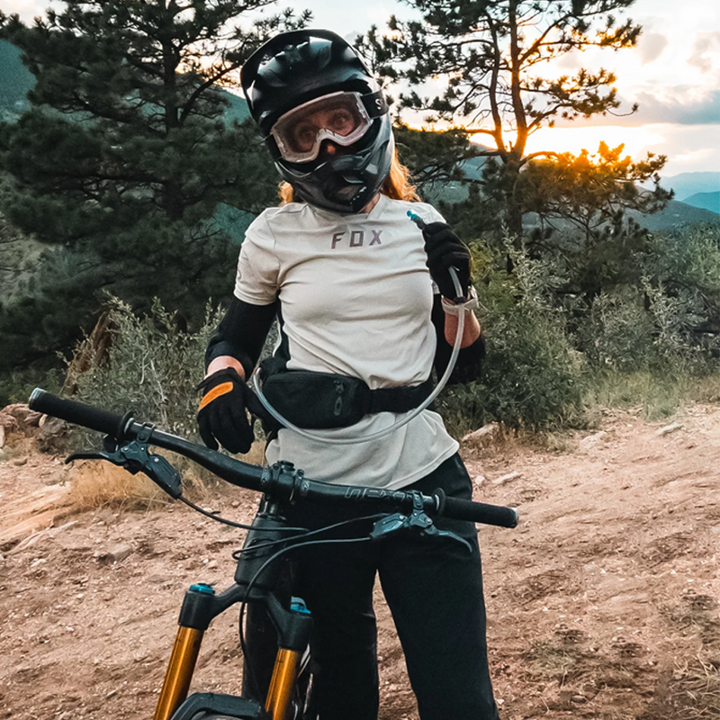 Contour 1.5L Lumbar, Hydrapak Contour 1.5L Lumbar in use