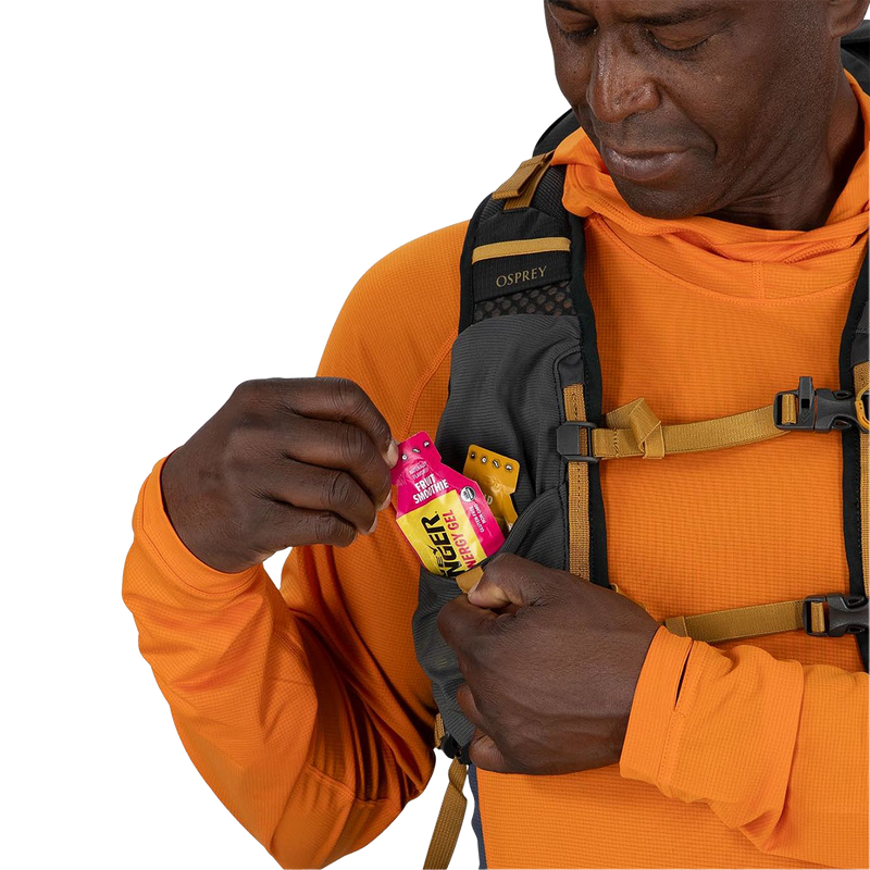 Talon Velocity 30, Osprey Talon Velocity 30 in Dark Charcoal/Tumbleweed Yellow harness pocket