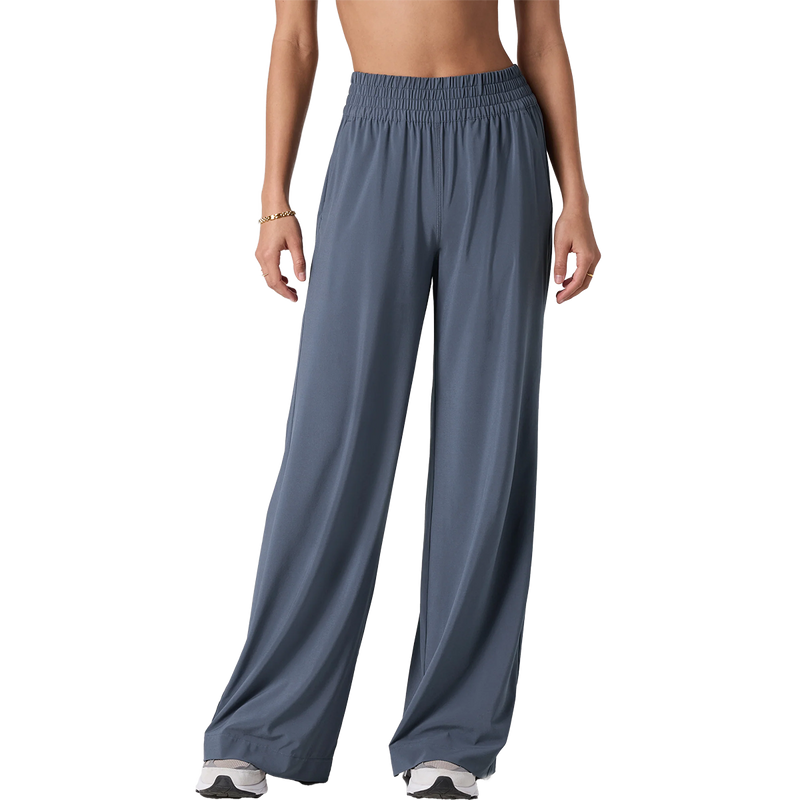 Women's Villa Wideleg, Featured Image