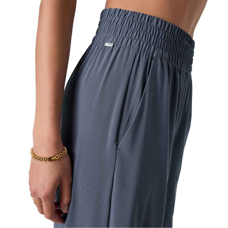 Women's Villa Wideleg, Vuori Women's Villa Wideleg in AZR Azure right waistband