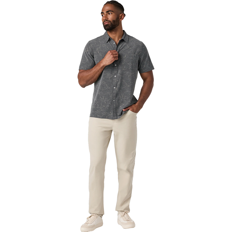 Men's Bridge Short Sleeve Button Down, Vuori Men's Bridge Short Sleeve Button Down in RDW Root Drawn 