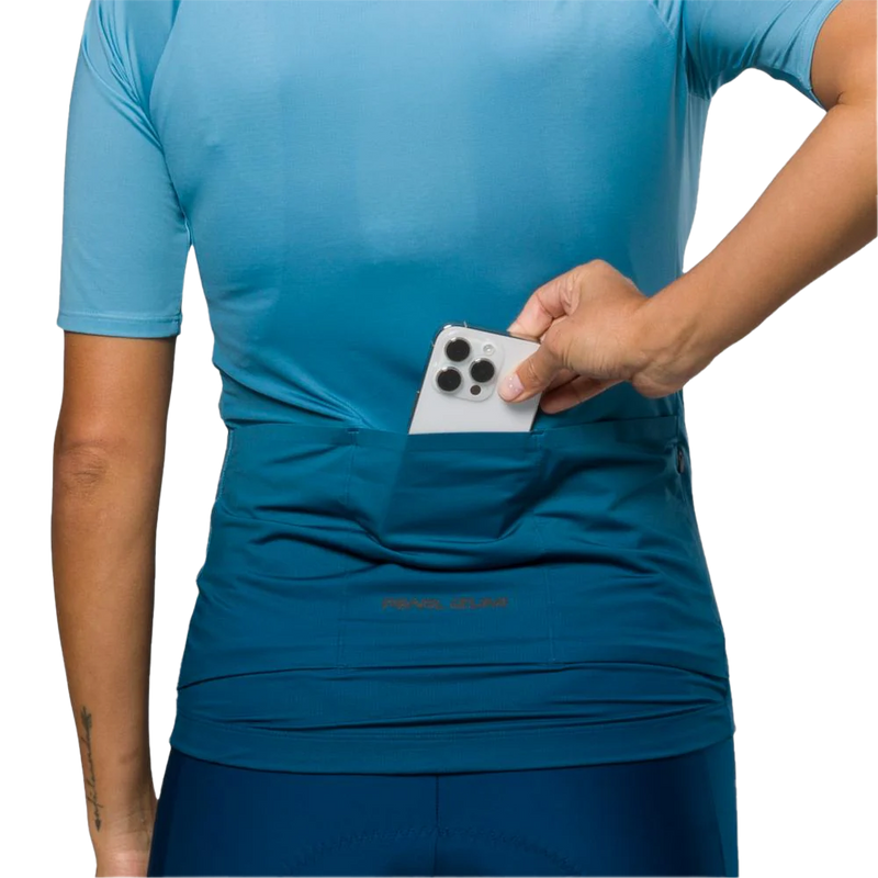 Women's Attack Air Jersey, Pearl Izumi Women's Attack Air Jersey in Air Blue Gradient back pockets