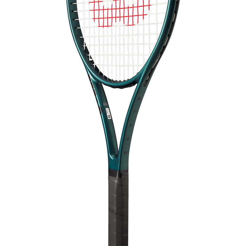 Blade 104 V9.0, Wilson Blade 104 V9.0 close up