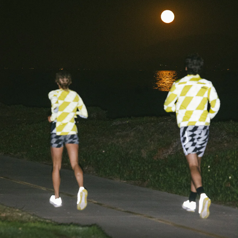 Men's Low Light Swish Pullover 2.0, Rabbit Low Light Swish Pullover 2.0 on runners