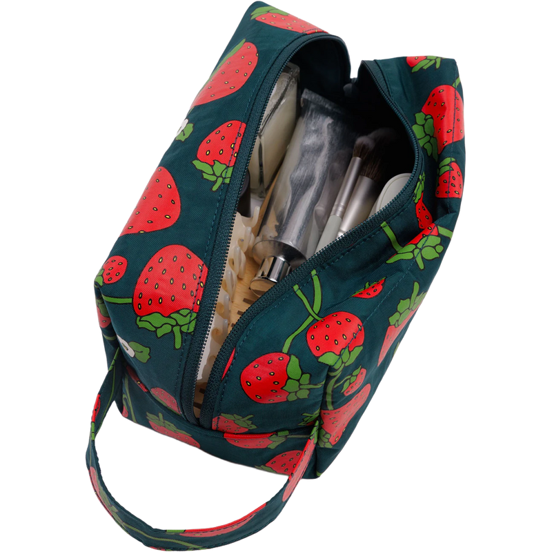 Dopp Kit, BAGGU Dopp Kit inside