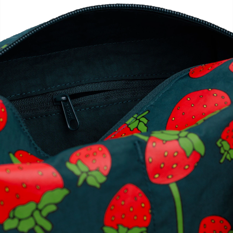 Dopp Kit, BAGGU Dopp Kit inside