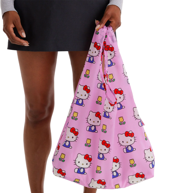 Hello Kitty Standard Baggu, BAGGU Standard Baggu with model