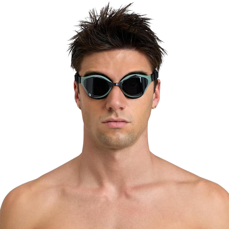 Air-Bold Swipe - Mirror, Arena Air-Bold Swipe - Mirror on swimmer