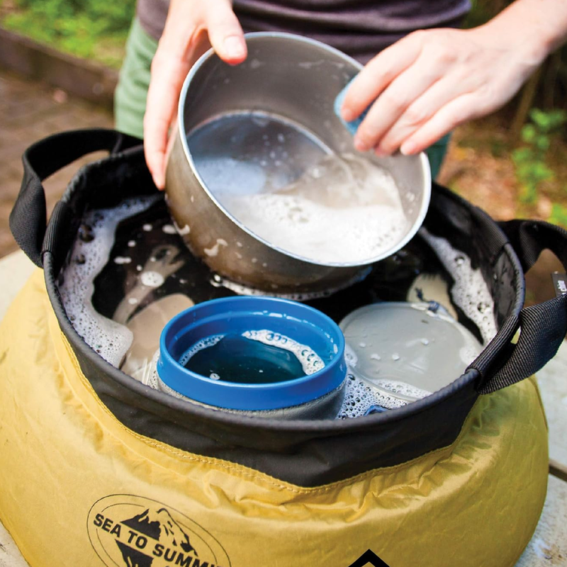Kitchen Sink 10L -  Green, Sea to Summit Kitchen Sink 10L - Green washing dishes
