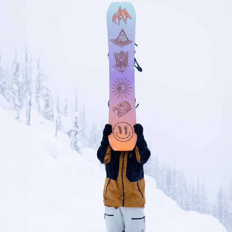 Tweaker Pro, Jones Snowboards Tweaker Pro in hand