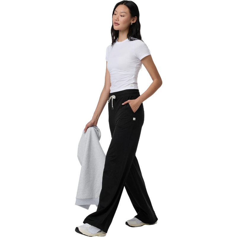 Women's Halo Essential Wideleg, Vuori Women's Halo Essential Wideleg Pant side on model