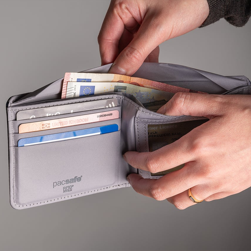 Pacsafe RFIDsafe RFID blocking Bifold Wallet - Jet Black Pacsafe RFIDsafe RFID blocking Bifold Wallet - Jet Black