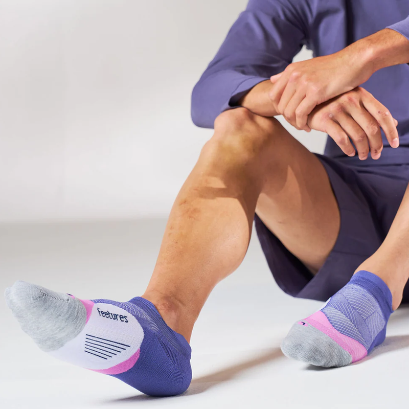 Women's Elite Light Cushion No Show Tab, Feetures Women's Elite Light Cushion NST on feet