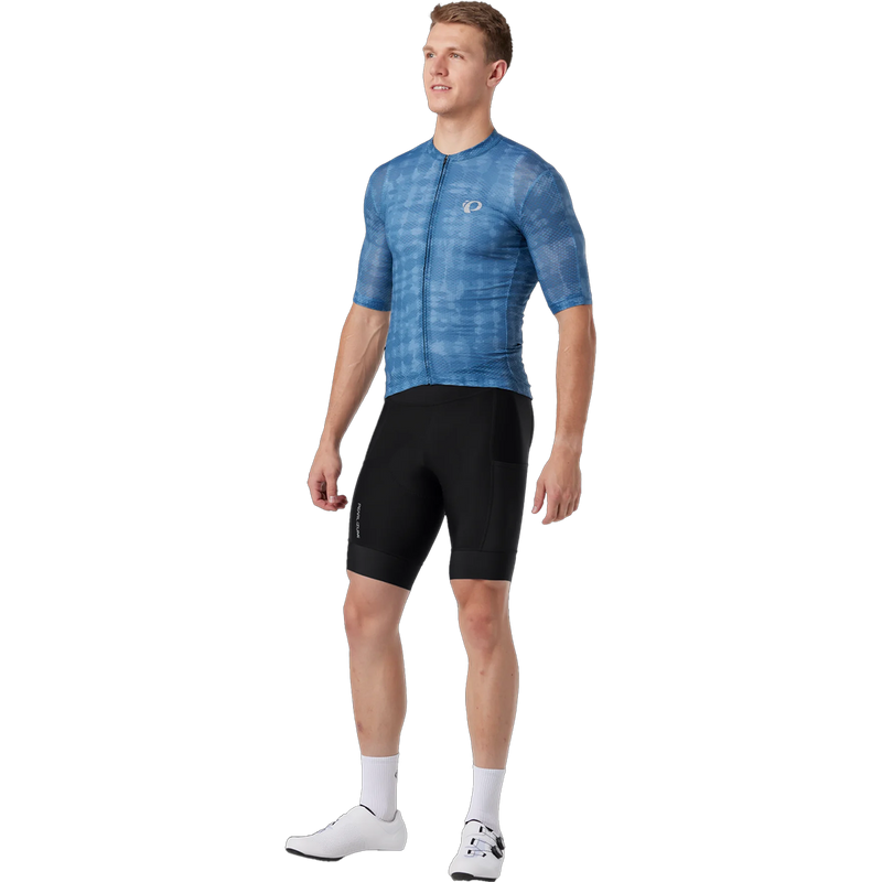 Mens' Expedition Short, Pearl Izumi Mens' Expedition Short in 021-Black on model