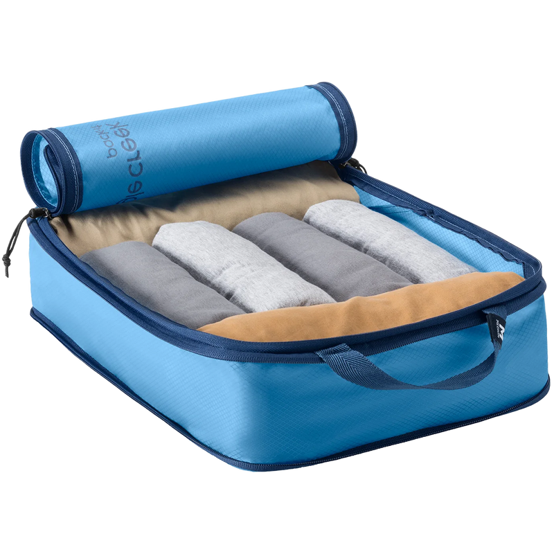 Pack-It Isolate Compression Cube M, Eagle Creek Pack-It Isolate Compression Cube M in Blue Dawn unzipped and loaded 