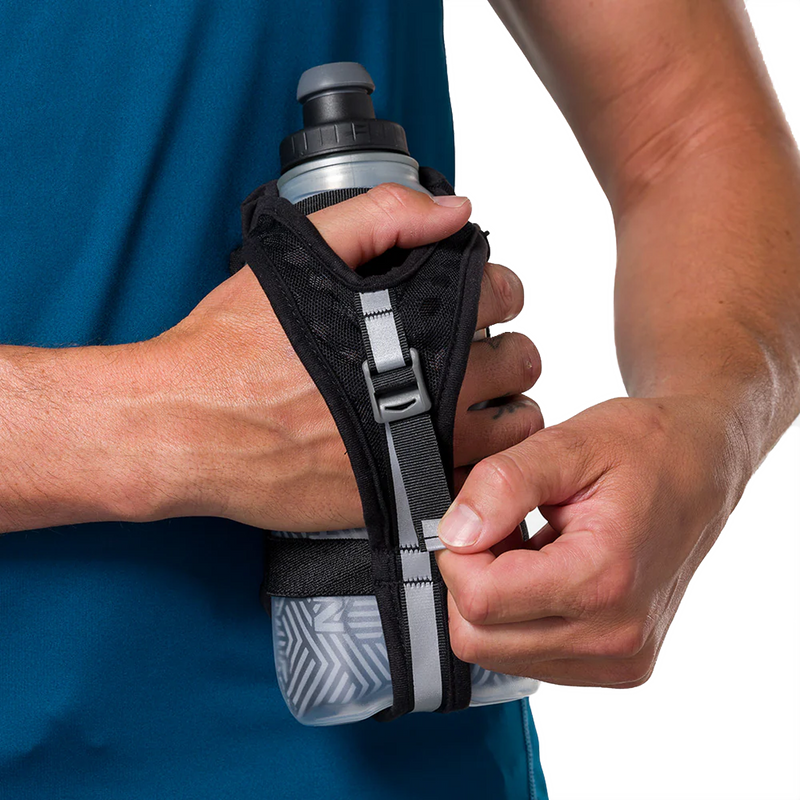 SpeedDraw 2 18 oz Insulated Flask, Nathan SpeedDraw 2 Insulated Flask 18oz adjust strap