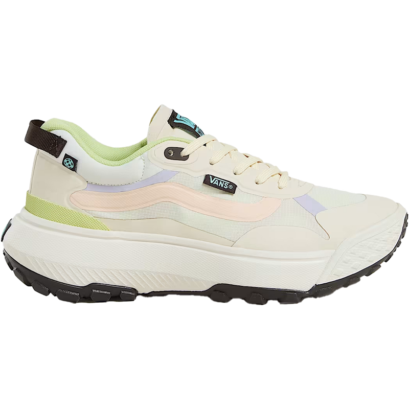 Women's MTE Crosspath, Featured Image