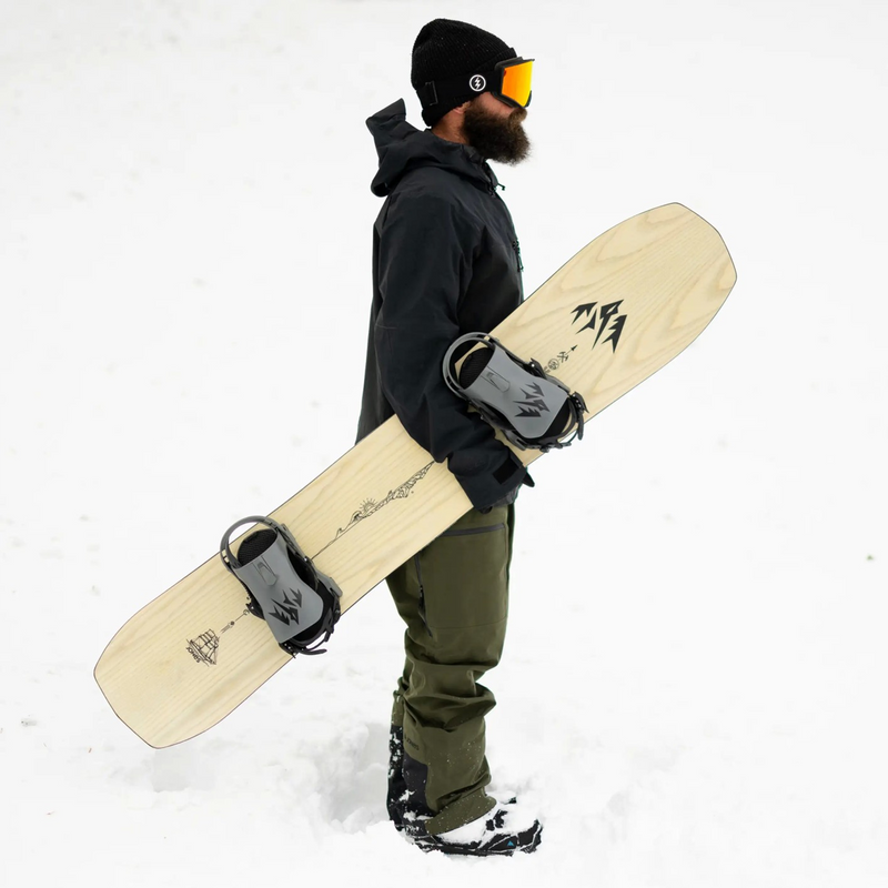 Flagship, Jones Snowboards Flagship in hand