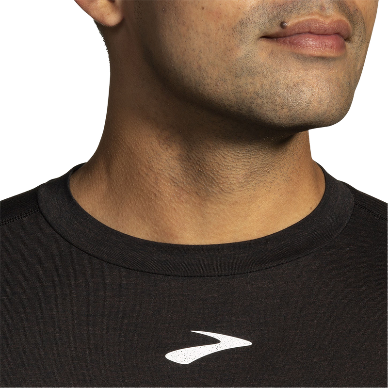 Men's High Point Short Sleeve, Brooks Men's High Point Short Sleeve in Black collar