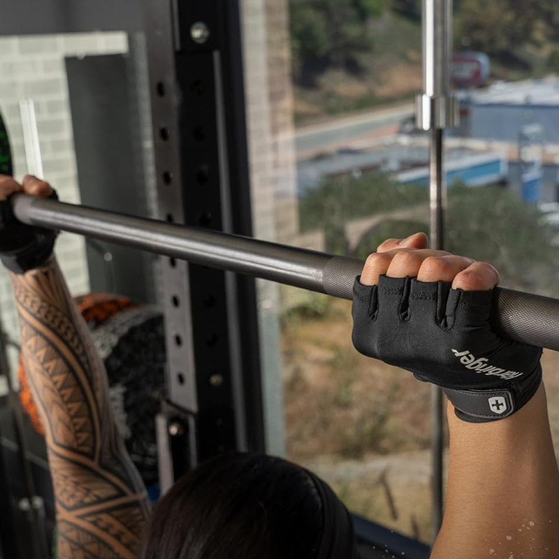 Pro Gloves 3.0, Harbinger Pro Gloves 3.0 on bar