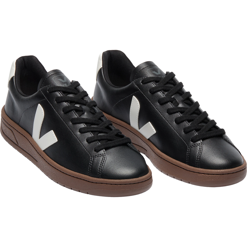Women's Urca, Veja Women's Urca in Black/White pair front left
