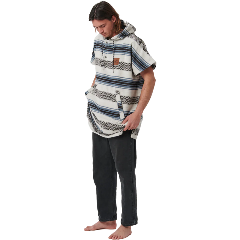 Extra Warm Poncho, Featured Image