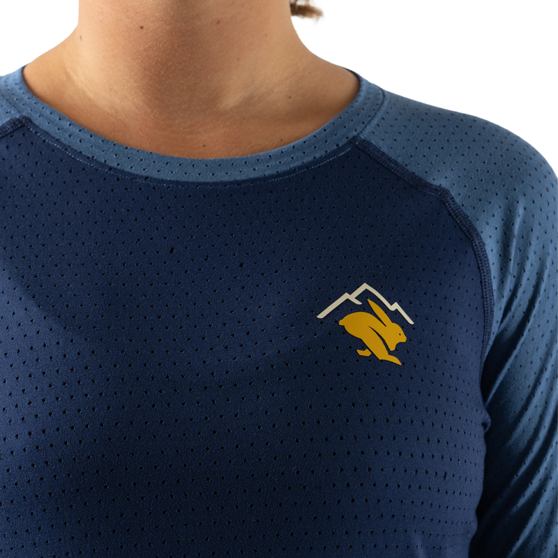 Women's EZ Tee Perf Long Sleeve, Rabbit Women's EZ Tee Perf LS perforation logo detail