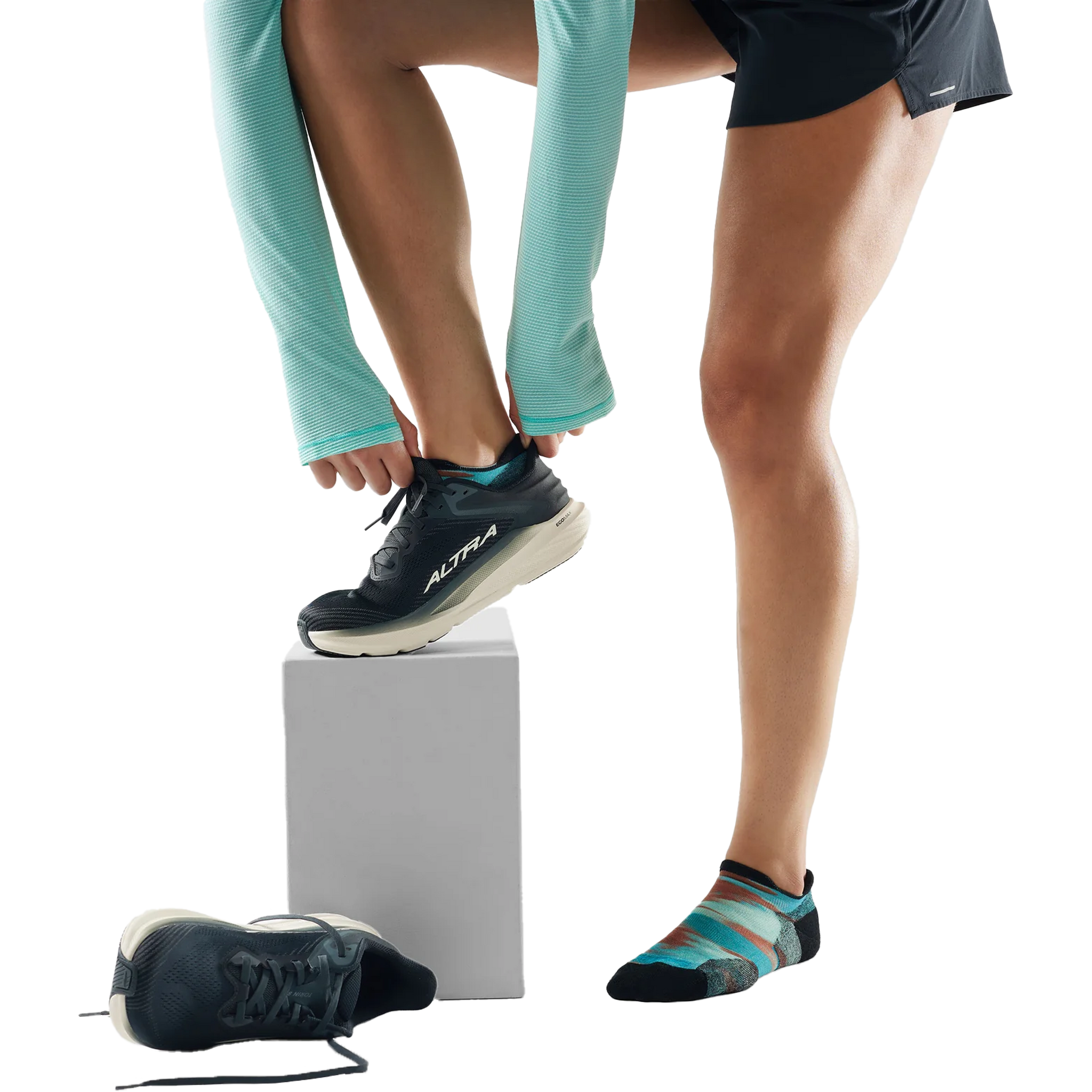 Women's Run Brushed Print Low Ankle Socks alternate view