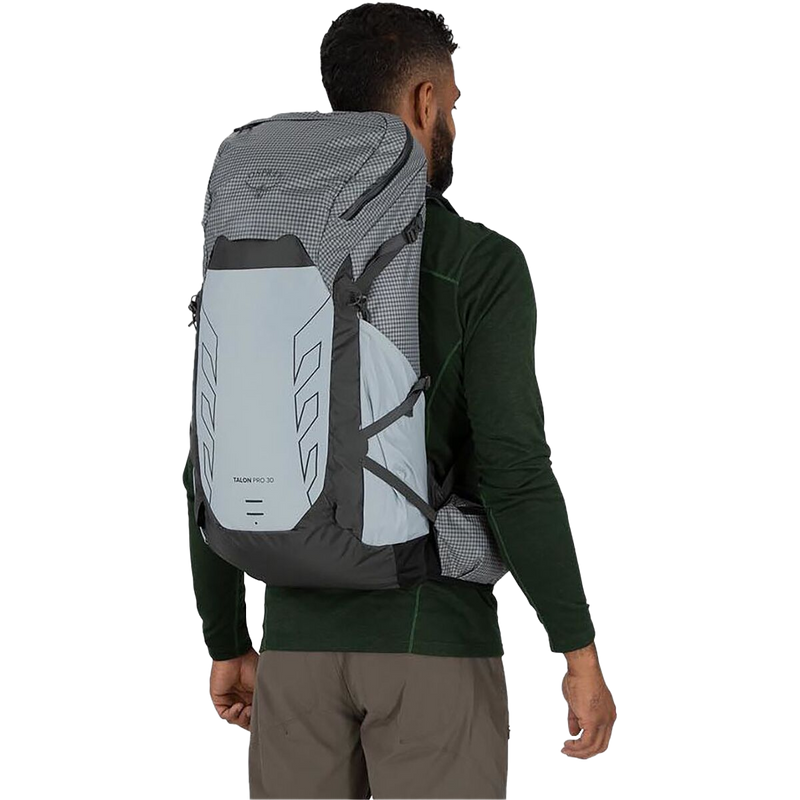 Talon Pro 30, Osprey Talon Pro 30 in Silver Lining on model back
