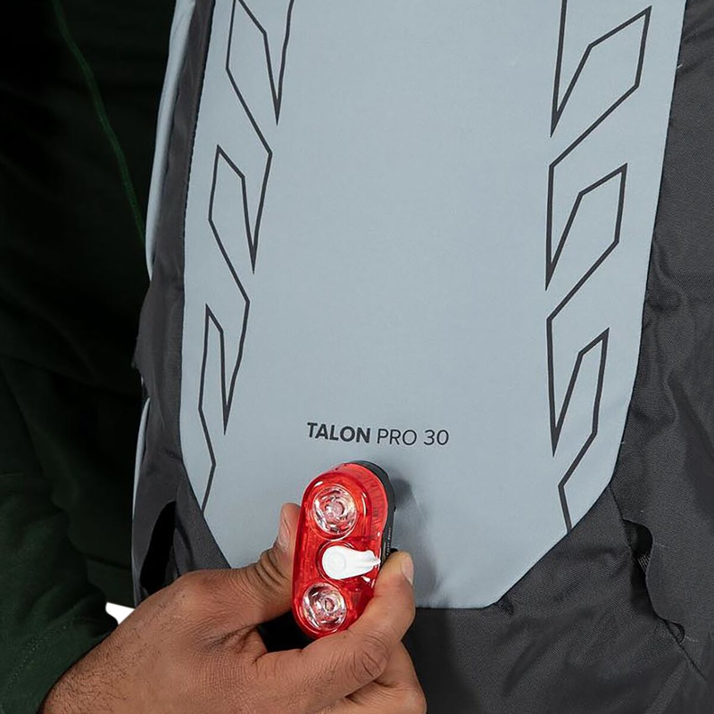 Talon Pro 30, Osprey Talon Pro 30 in Silver Lining with tail light