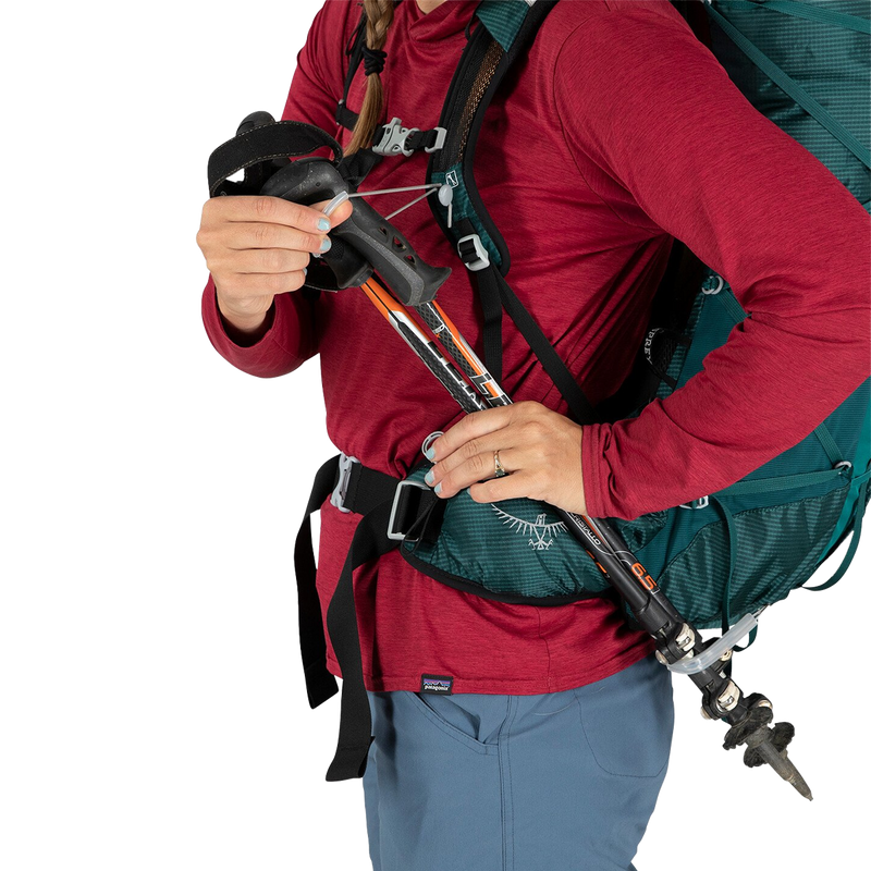Women's Eja 38, Osprey Women's Eja 38 hiking poles