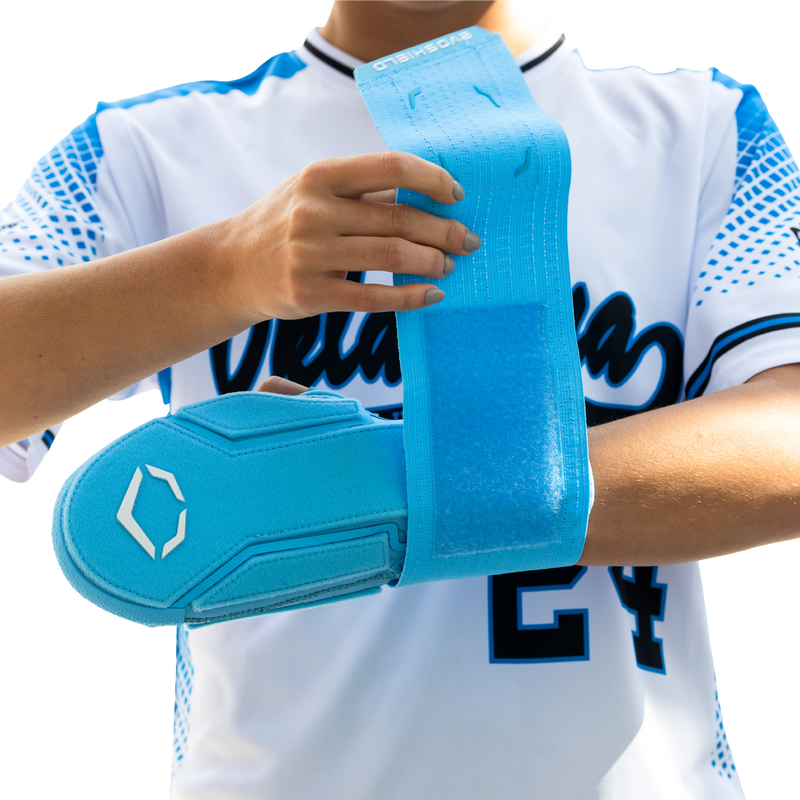 Sliding Mitt 2.0, EvoShield Sliding Mitt 2.0 wrapping closure on wrist 