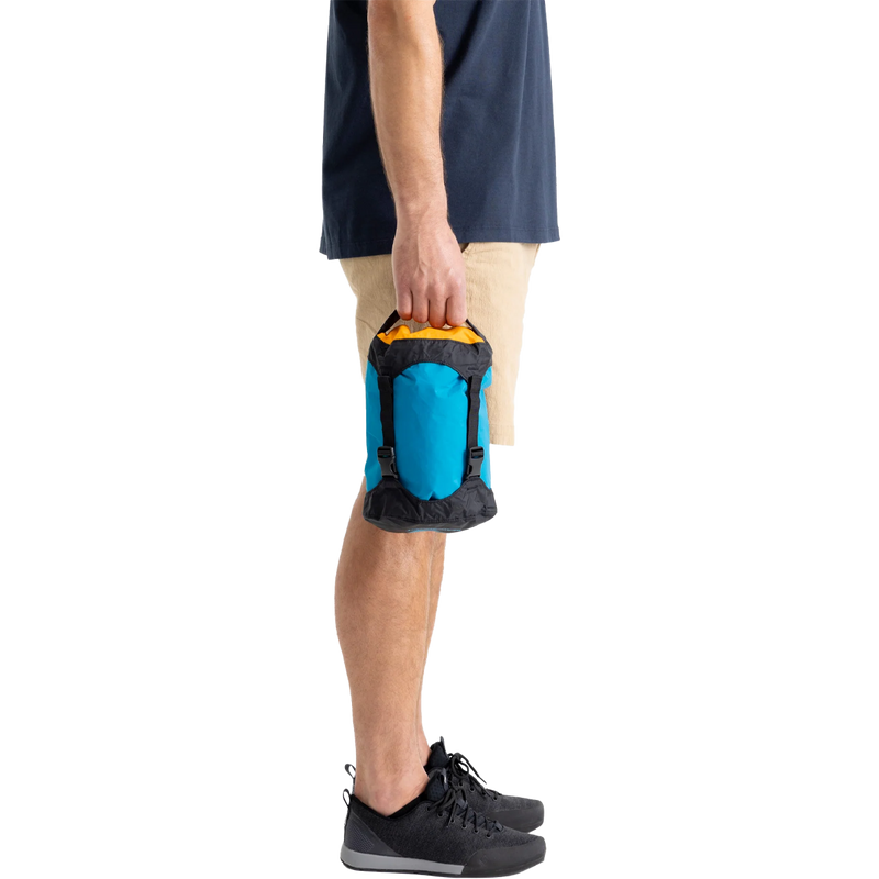 Evac Compression Dry Bag 5L, Sea to Summit Evac Compression Dry Bag 5L size comparison