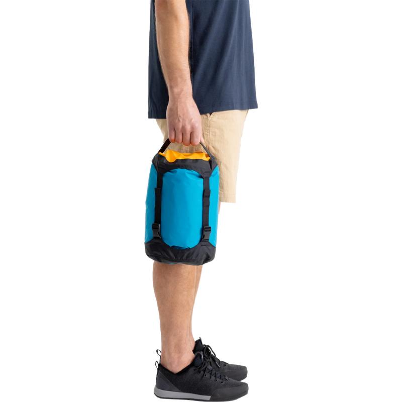 Evac Compression Dry Bag 8L, Sea to Summit Evac Compression Dry Bag 8L size comparison