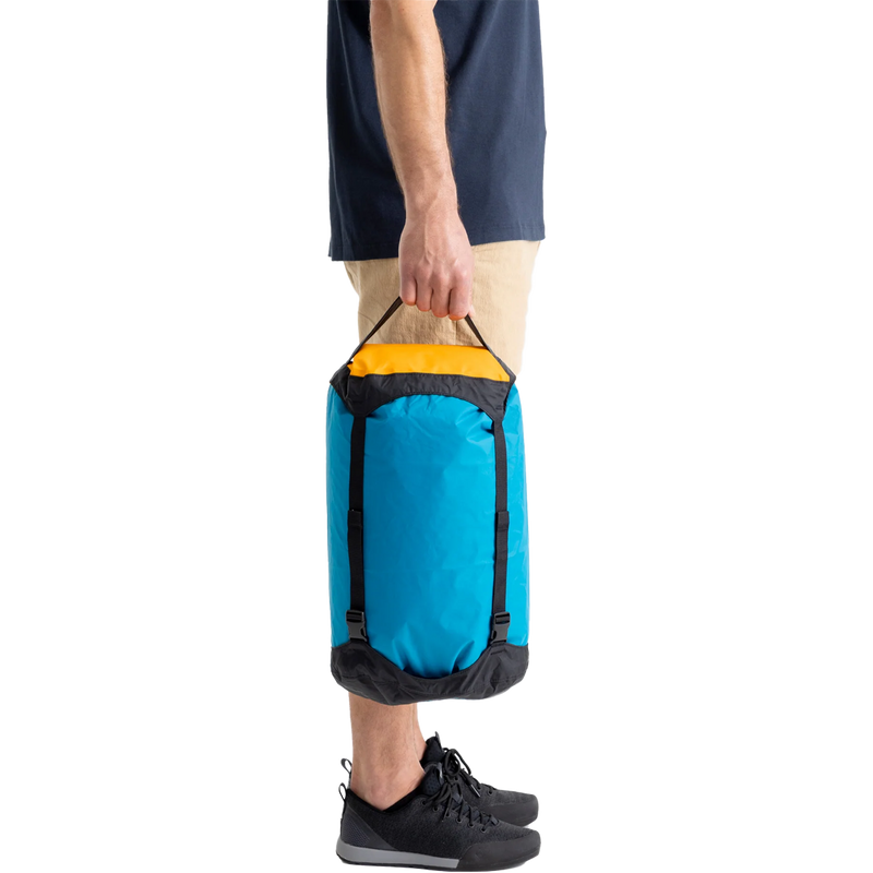 Evac Compression Dry Bag 20L, Sea to Summit Evac Compression Dry Bag 20L size comparison