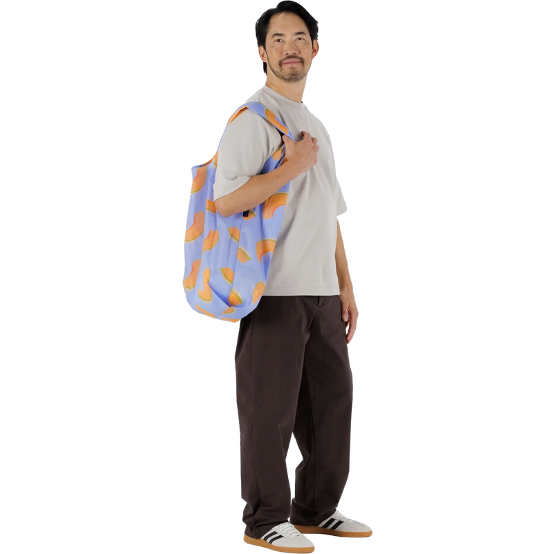 Big Baggu, BAGGU Big Baggu on model