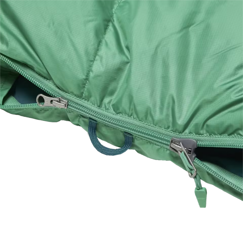 Lost Coast 30 Regular, Marmot Lost Coast 30 in 23221-Clover/Dark Jungle zipper pulls