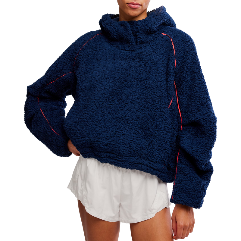 Women's Free Flow Fleece, Featured Image