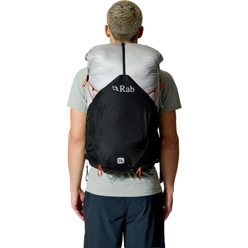 Syclon XP 40, Rab Syclon XP 40 in BDP-Black/Dark Pewter on model back