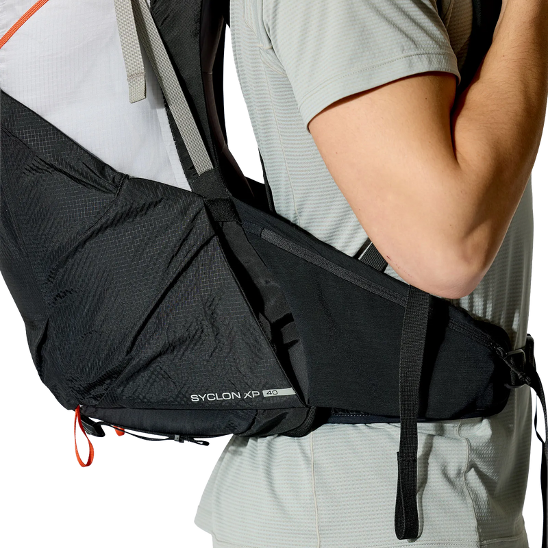 Syclon XP 40, Rab Syclon XP 40 in BDP-Black/Dark Pewter waist belt