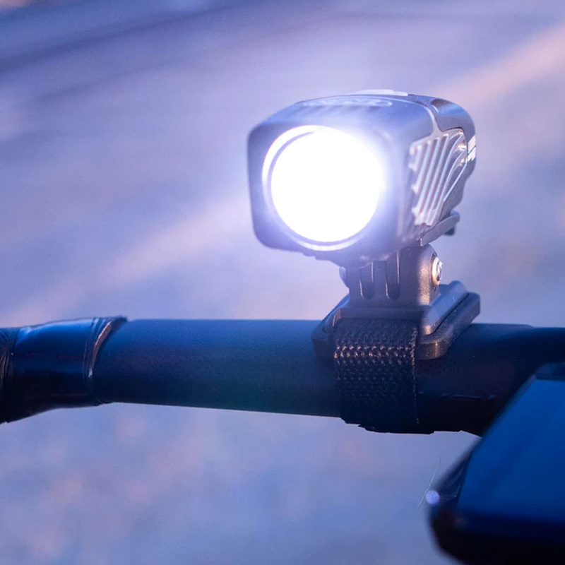 Aero Handlebar Mount Lumina/Mako Series, NiteRider Aero Handlebar Mount Lumina/Mako series on handlebar with light on night