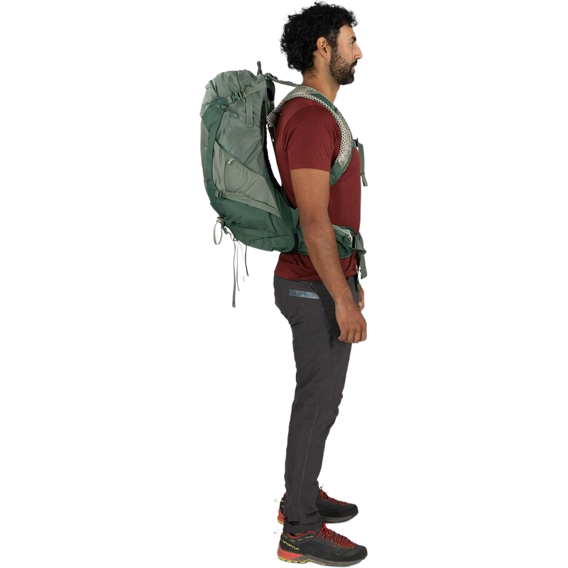 Stratos 34, Osprey Stratos 34 in Raven Black on model right