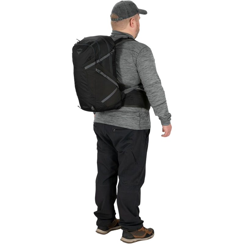 Sportlite 25 Extended Fit, Osprey Sportlite 25 Extended Fit in Raven Black on model back