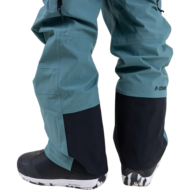 Men's Shralpinist Stretch Recycled Bib, Jones Snowboards Men's Shralpinist Stretch Recycled Bib in Stealth Black rear cuffs