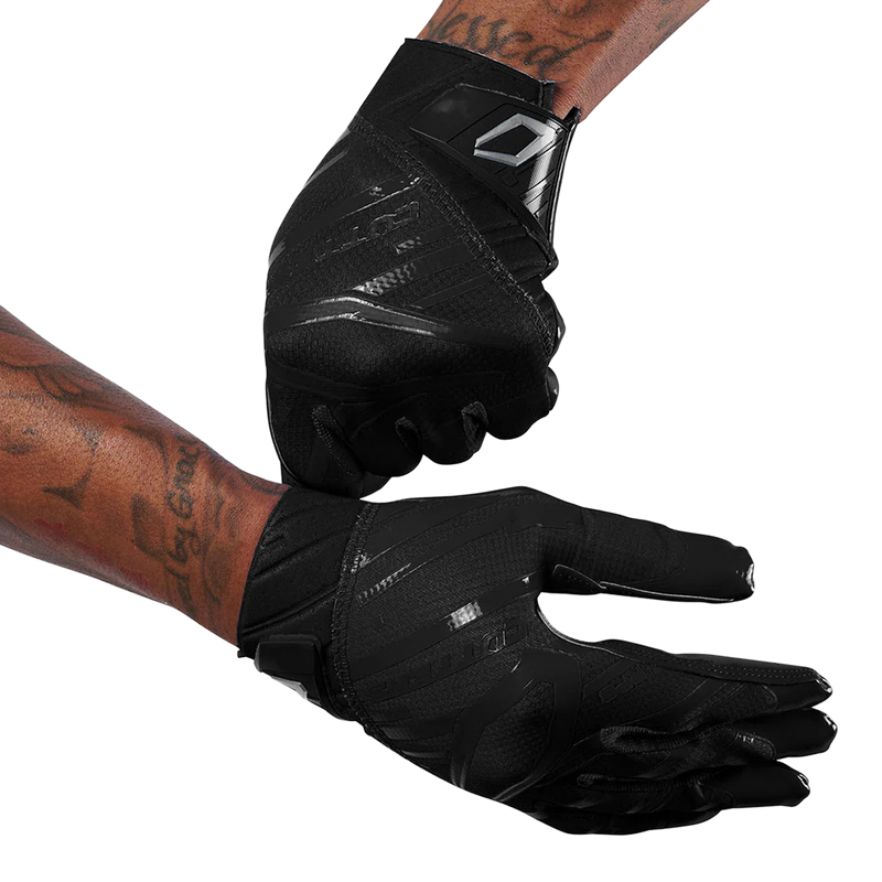 Rev Pro 6.0 Gloves, Shock Doctor Rev Pro 6.0 Gloves on player